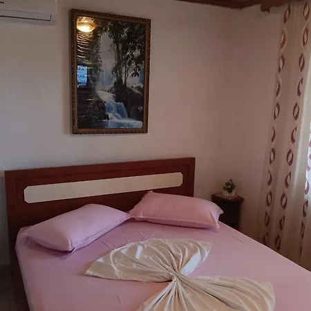 Bake 住宿加早餐酒店 Gjirokastër