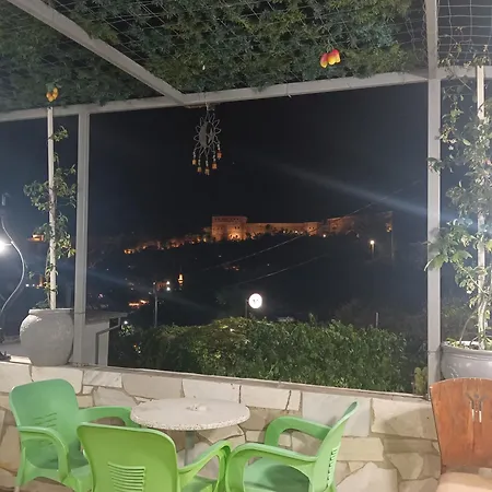 לינה וארוחת בוקר Bake 4*
